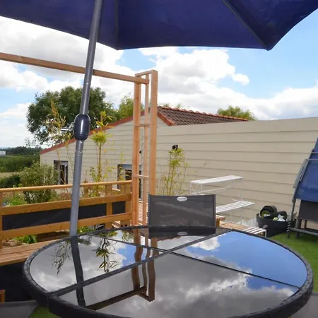 Chambre Chez Nous 게스트하우스 *